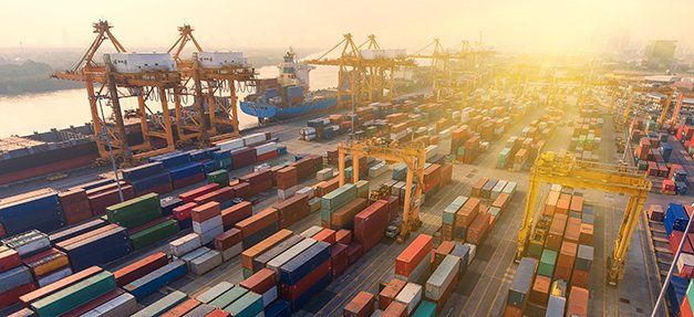 Port de conteneurs — la chaîne logistique entre l'Asie et le Québec